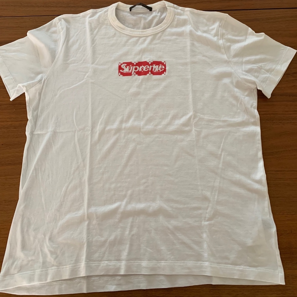 Supreme Louis V Bogo T